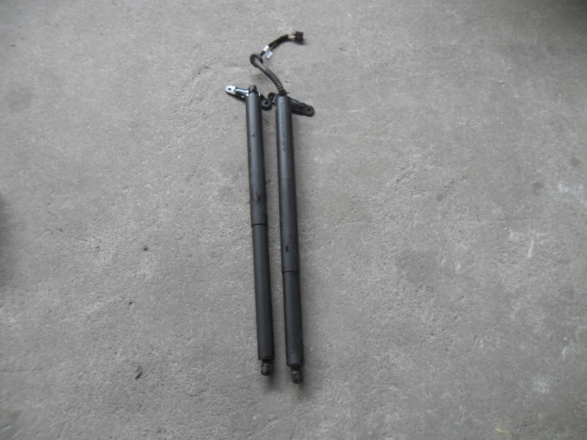VW T-ROC TROC TELESKOPY KLAPY TYL 2GA827851A / 852