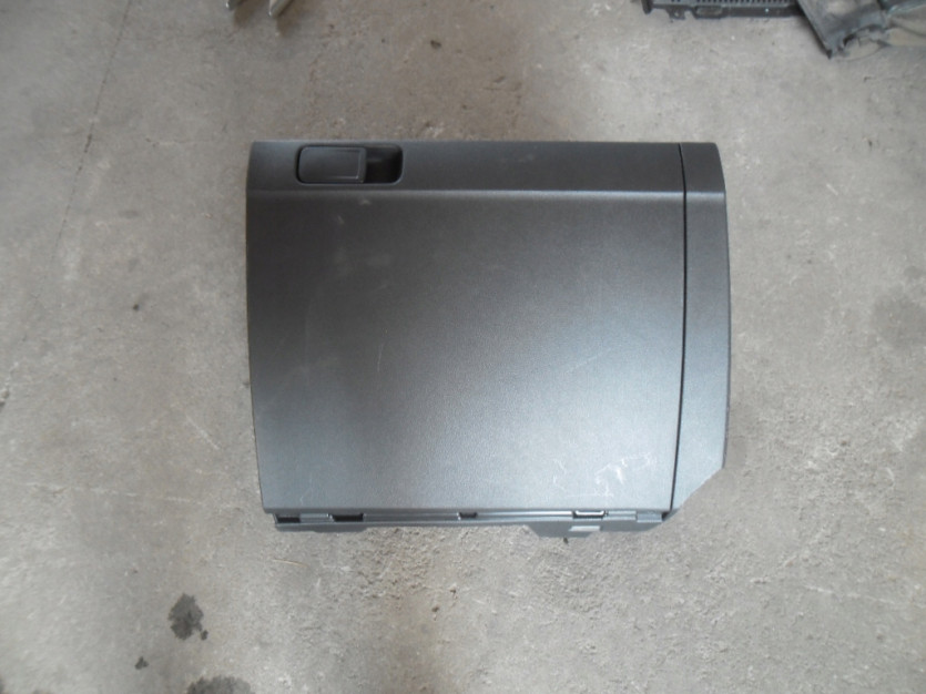 VW T-ROC TROC SCHOWEK DESKI 2GA857101