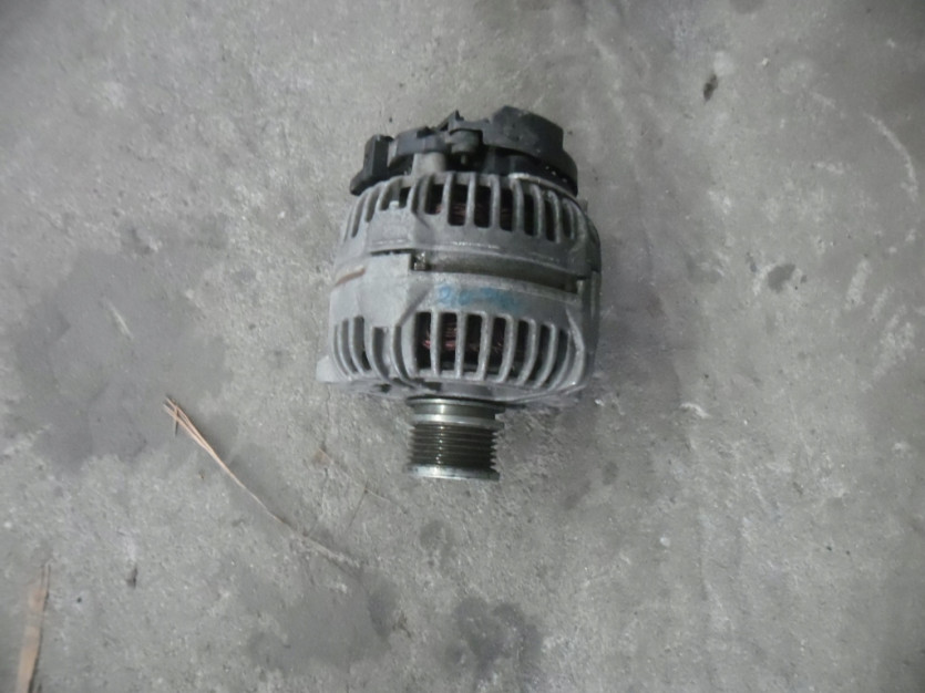 ALTERNATOR VW AUDI A4 A5 2.0 TDI 8K 03G903016E