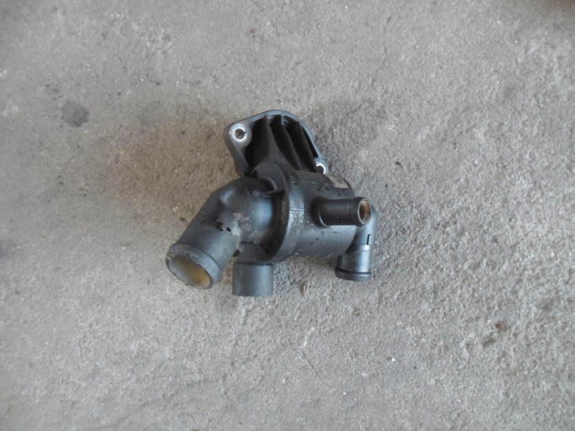 VW CADDY 1.6 TDI CAY TERMOSTAT 03L121111S