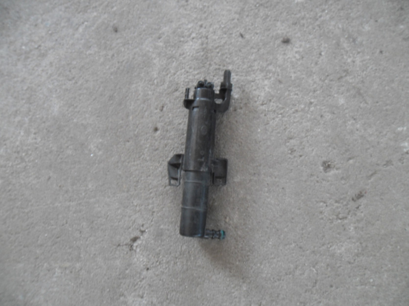 SKODA SUPERB II LIFT SPRYSKIWACZ LEWY 3T0955979A