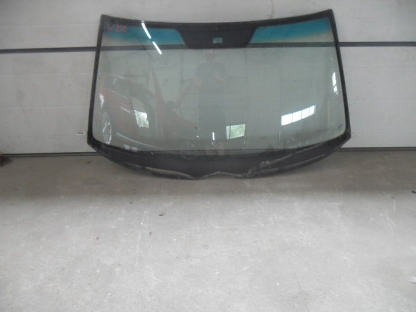 MERCEDES W210 E KLASA SZYBA PRZOD CZOLOWA PRZEDNIA