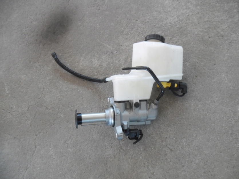 SEAT IBIZA 5 V 6F POMPA HAMULCOWA ZBIORNIK 2Q0