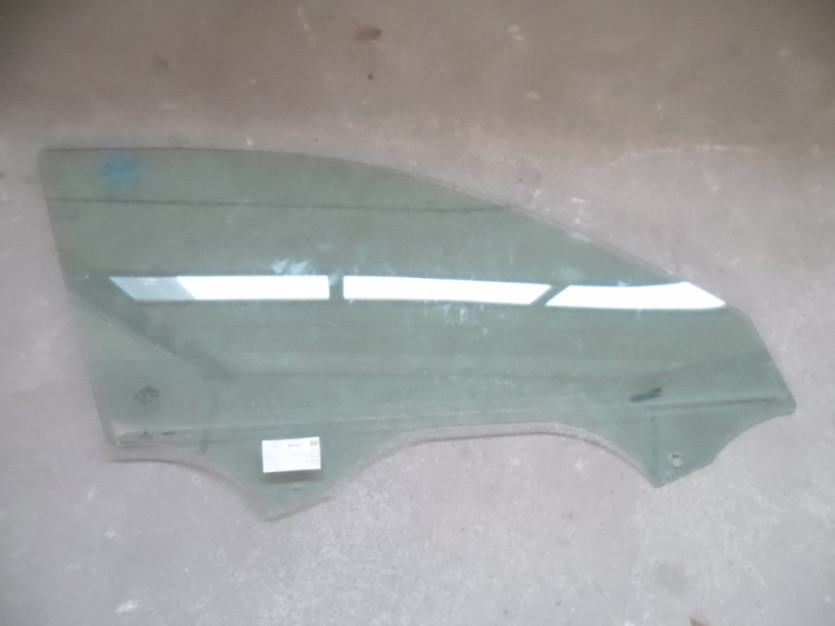 AUDI A4 8W B9 TFSI SZYBA PRAWY PRZOD 8W0845202