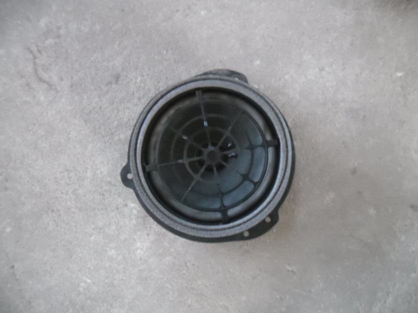 AUDI A4 8W B9 TFSI GLOSNIK DRZWI TYL 8S0035411