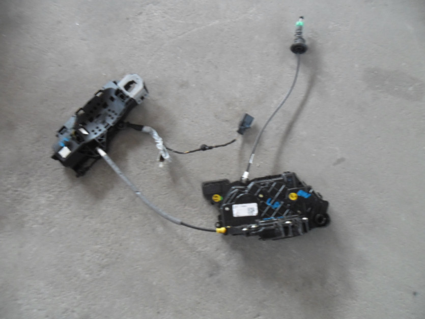 AUDI A4 8W B9 ZAMEK DRZWI LEWY PRZOD 8W1837015