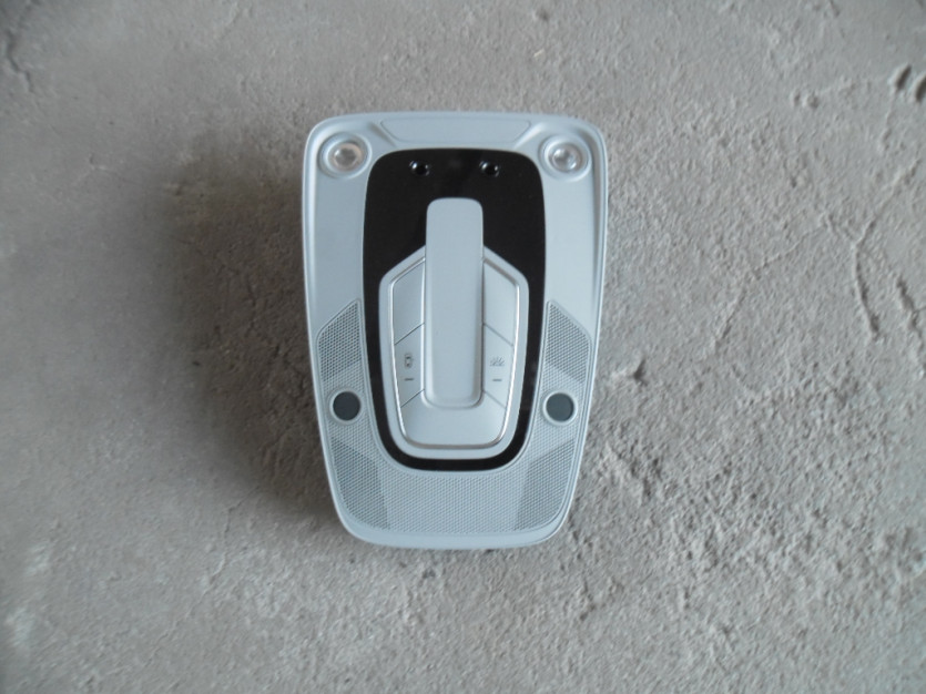 AUDI A4 8W B9 LAMPKA PODSUFITKI 8W0947135