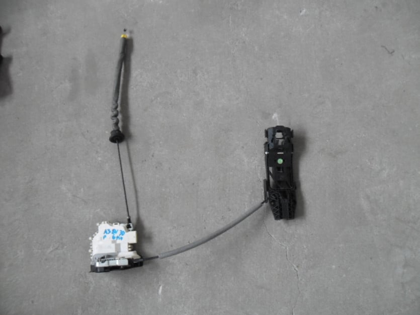 AUDI A3 8V 2014 ZAMEK DRZWI 6 PIN PRAWY 8X1837016
