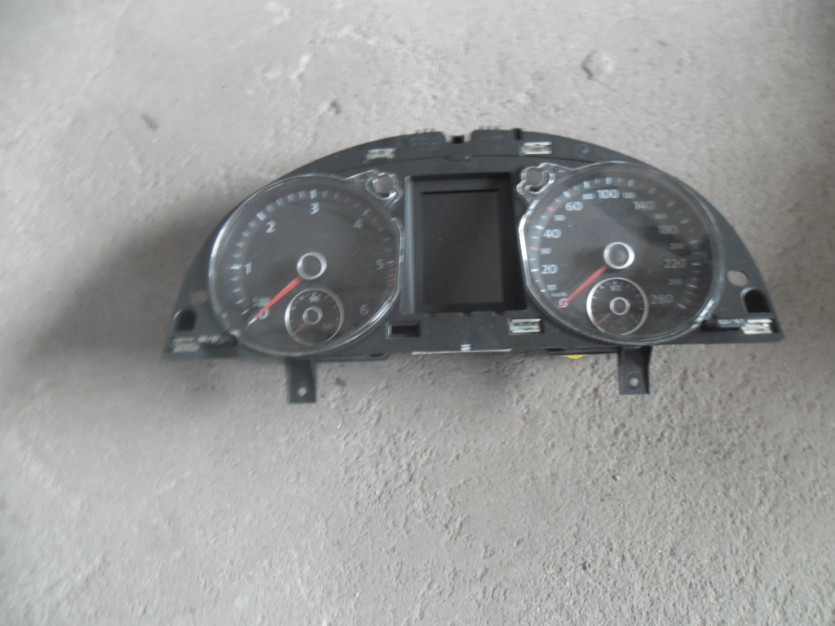 VW PASSAT CC LIFT 15 LICZNIK ZEGAR TDI 3C8920871B