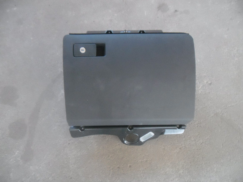 VW PASSAT CC LIFT 2015 SCHOWEK DESKI 3C1857114E