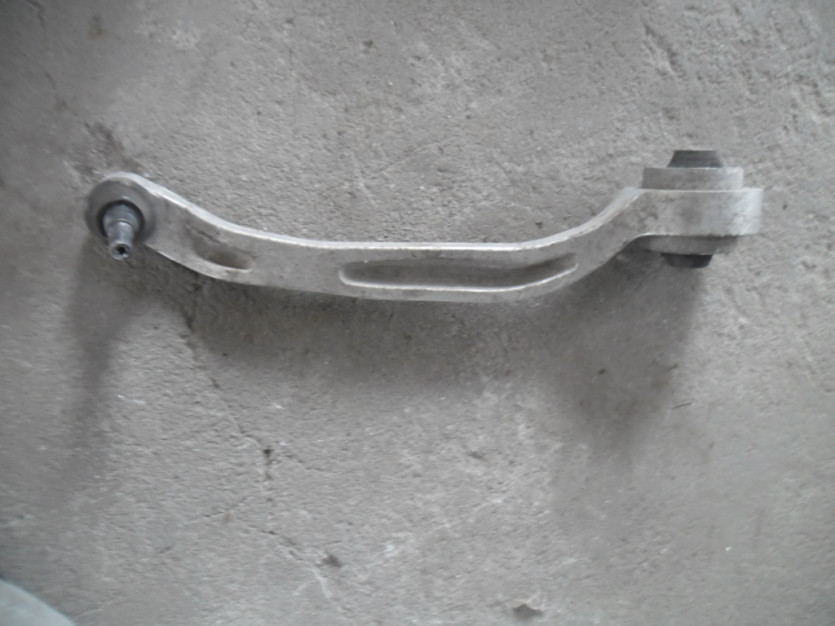 AUDI A6 4F 2.0 TDI 2010 WAHACZ PRAWY 4F0407694H