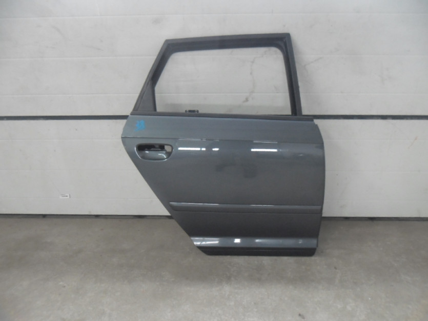 AUDI A3 8P DRZWI PRAWE TYL