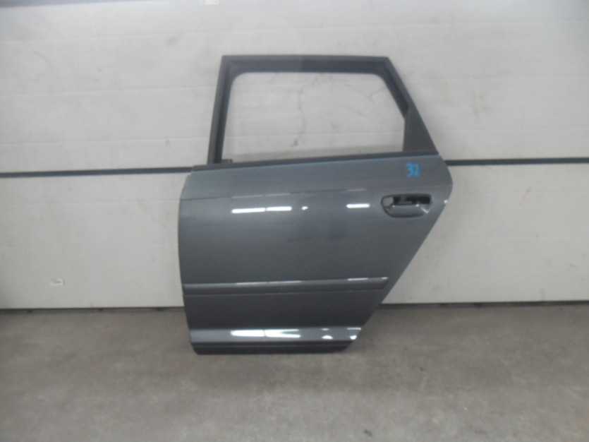 AUDI A3 8P DRZWI LEWE TYL
