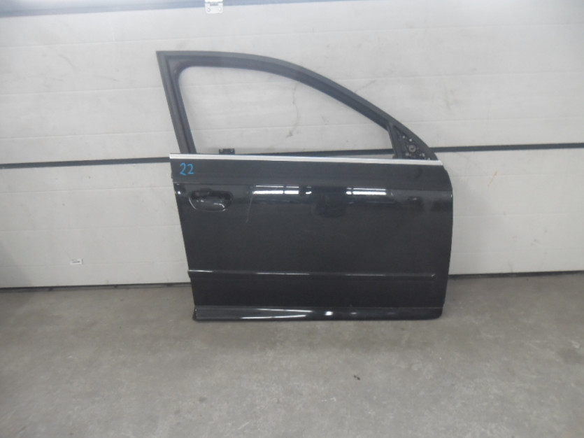 AUDI A4 8E DRZWI PRAWE PRZOD