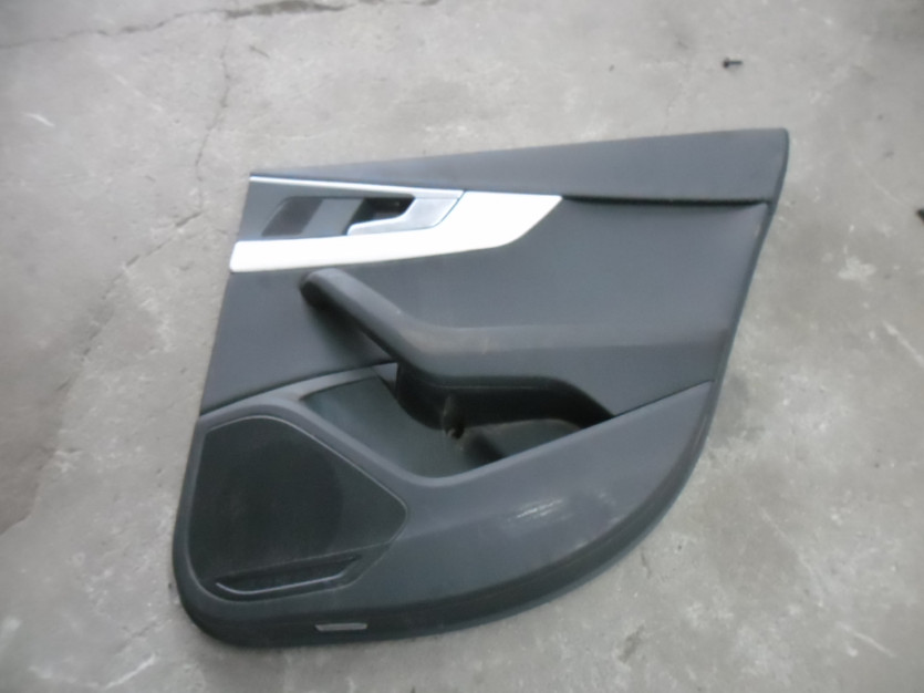 AUDI A4 8W TAPICERKA DRZWI PRAWY TYL