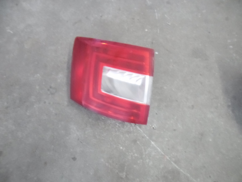 SKODA OCTAVIA KOMBI 5E LAMPA LEWA TYL
