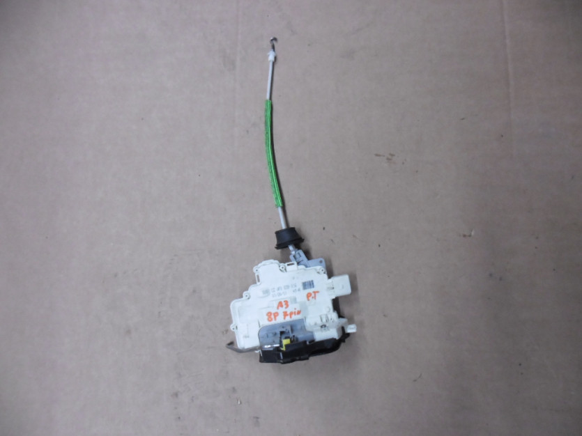 AUDI A3 8P ZAMEK DRZWI PRAWY TYL 4F0839016