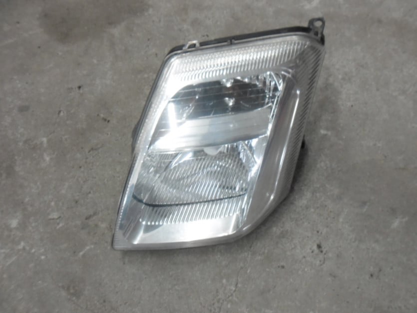 CITROEN C2 VTS LIFT 2006 LAMPA LEWA PRZOD
