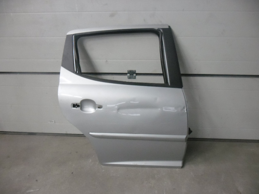 PEUGEOT 207 2009 DRZWI PRAWE TYLNE KOMBI SW EZR