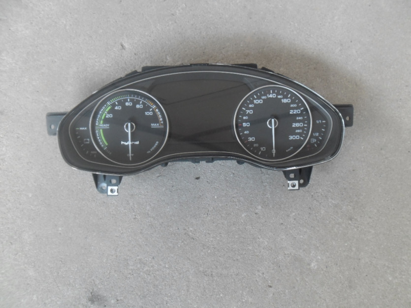 AUDI A6 4G C7 2013 LICZNIK 2.0 TFSI 4G8920931B