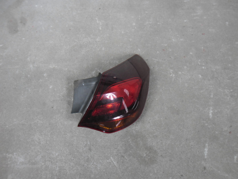 OPEL ASTRA IV J 4 2011 LAMPA PRAWA TYL TYLNA