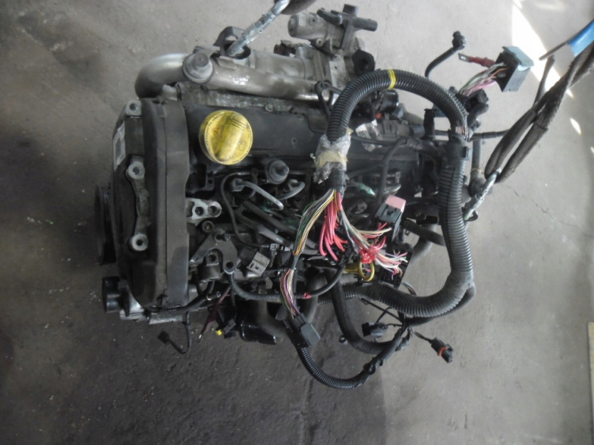 DACIA LOGAN DUSTER SILNIK 1.5 DCI K9K8796 K9K 796