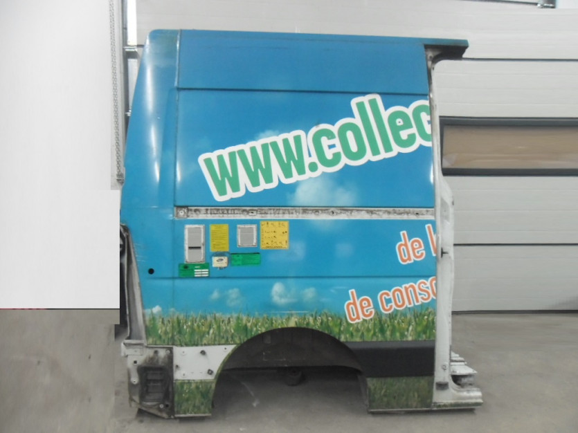 RENAULT MASTER III 2013 BLOTNIK PRAWY TYL TYLNY