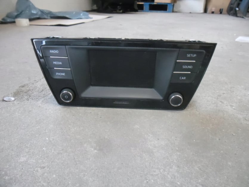 SKODA FABIA 3 III 6V WYSWIETLACZ RADIO 6V0035869E