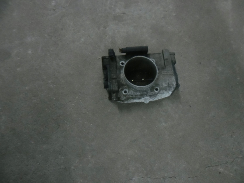 VOLVO S60 2006r PRZEPUSTNICA 2.4 BENZYNA 30677202