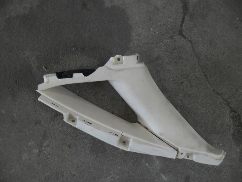 AUDI A8 4H D4 2013 OSLONA SLUPKA PRAWA TYL 4H48672