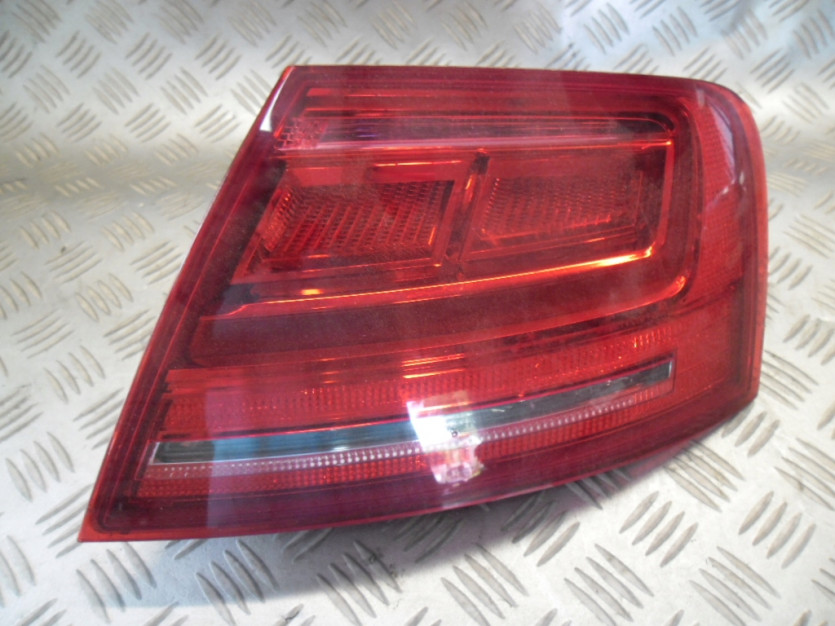 AUDI A8 4HD4 LAMPA PRAWA TYL TYLNA 4H0945096A