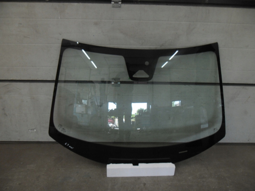 VOLVO XC20 SZYBA PRZOD PRZEDNIA CZOLOWA