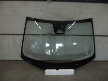 VOLVO XC20 SZYBA PRZOD PRZEDNIA CZOLOWA