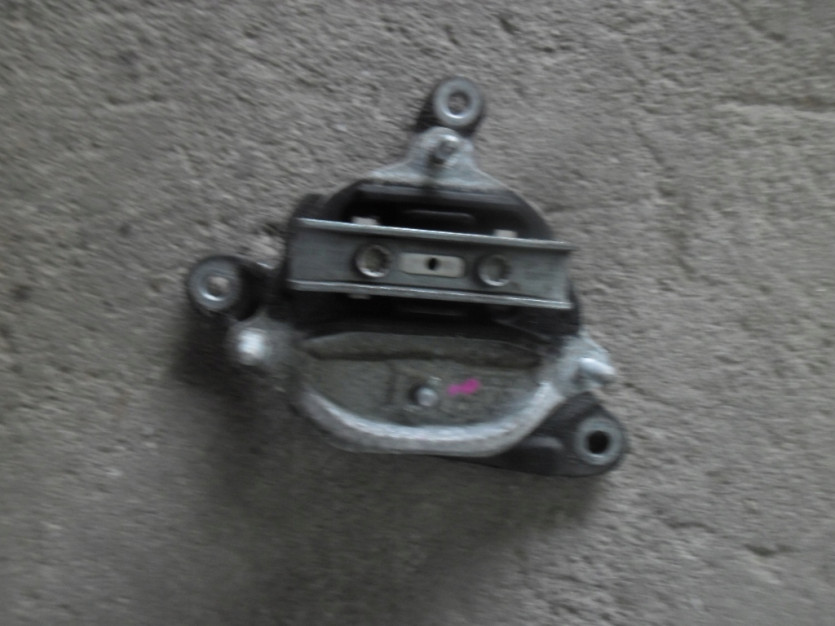 AUDI A8 4H D4 PODUSZKA SKRZYNI BIEGOW 8K0399151