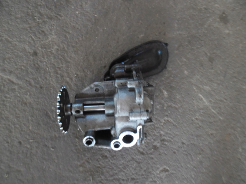 RENAULT TRAFIC III 1.6 DCI R9M POMPA OLEJU SMD