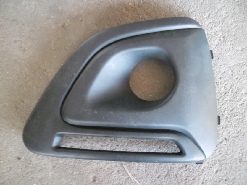 PEUGEOT 108 ATRAPA HALOGENU LEWA 814820H120
