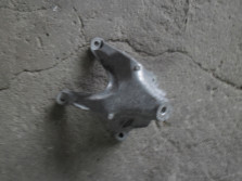 AUDI A4 8W ŁAPA SILNIKA 8W0199307E