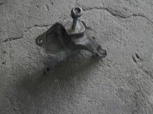 AUDI A8 D4 H4 4.0 TFSI ŁAPA SILNIKA LEWA 4H0199307
