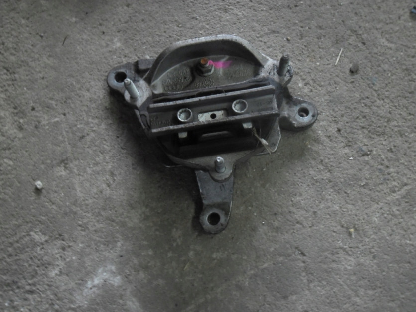 AUDI A8 D4 H4 PODUSZKA SKRZYNI BIEGÓW 8K0399151