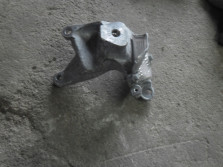 AUDI A8 D4 H4 ŁAPA SILNIKA 4H0199307AC