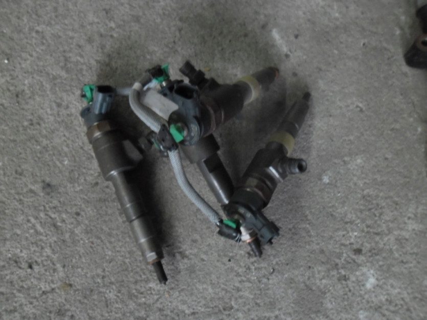 PEUGEOT CITROEN 1.6 HDI WTRYSKIWACZE 0445110739