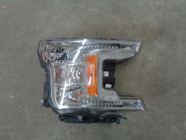 FORD F150 LIFT 2018 LAMPA PRAWA PRZOD PRZEDNIA