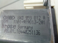 AUDI A4 8K B8 2010 SILNICZEK SZYBY 8K0959812A