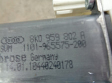 AUDI A4 8K B8 2010 SILNICZEK SZYBY 8K0959802A