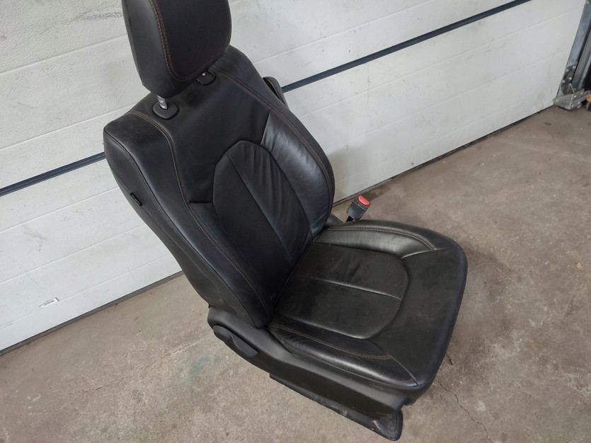 CHRYSLER PACIFICA 2018 FOTEL PASAZERA PRAWY SKORA