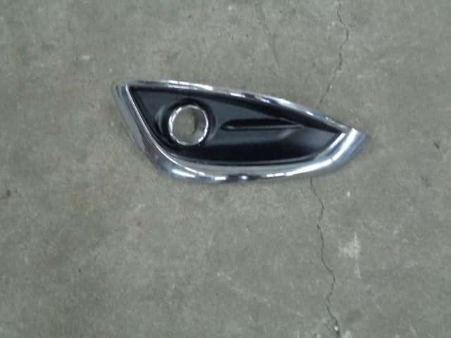 CHRYSLER PACIFICA 2018 OBUDOWA HALOGENU 68229006AA