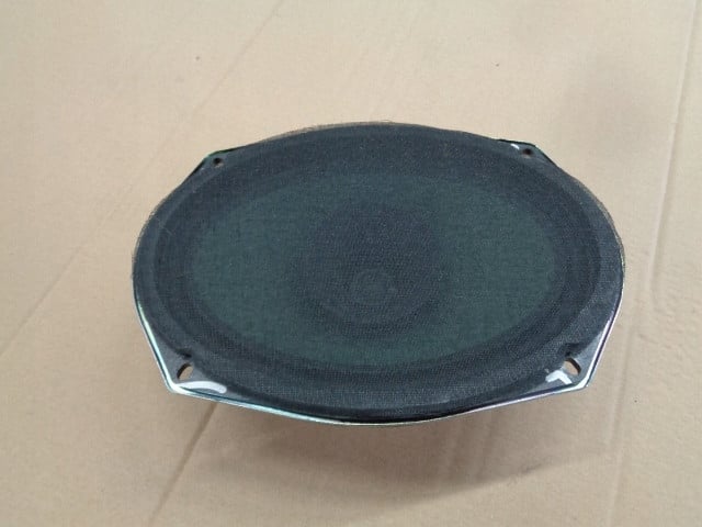 CHRYSLER PACIFICA 2018 GLOSNIK