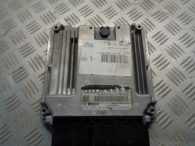 AUDI A4 8K B8 2010 KOMPUTER SILNIKA 03L906022NN