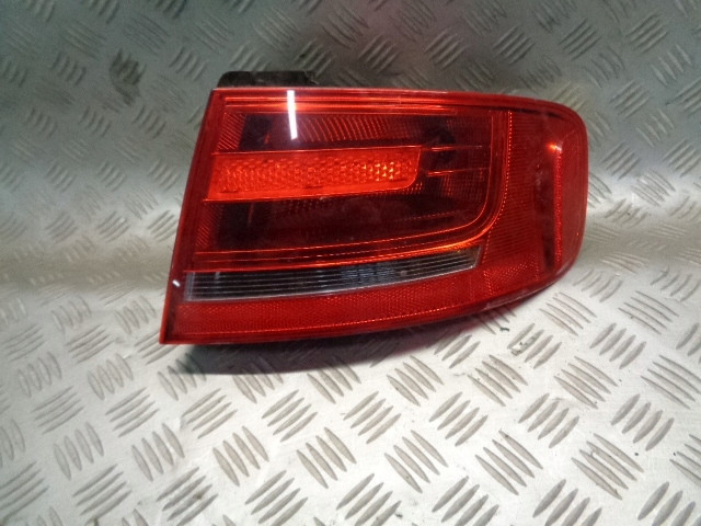 AUDI A4 8K B8 2010 LAMPA LEWA TYL TYLNA SEDAN