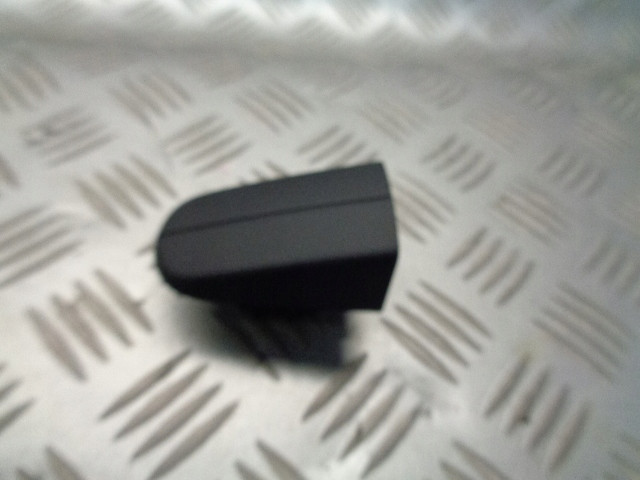 FORD ZASLEPKA KLAMKI DRZWI 3M61-R218B08-DA 1323269